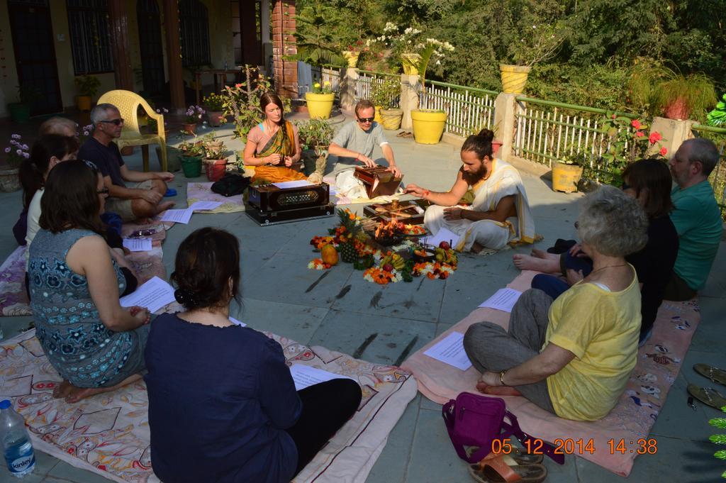 Rishikesh Sadan A Yoga & Spritual Retreat Hotel Tapovan Exterior photo